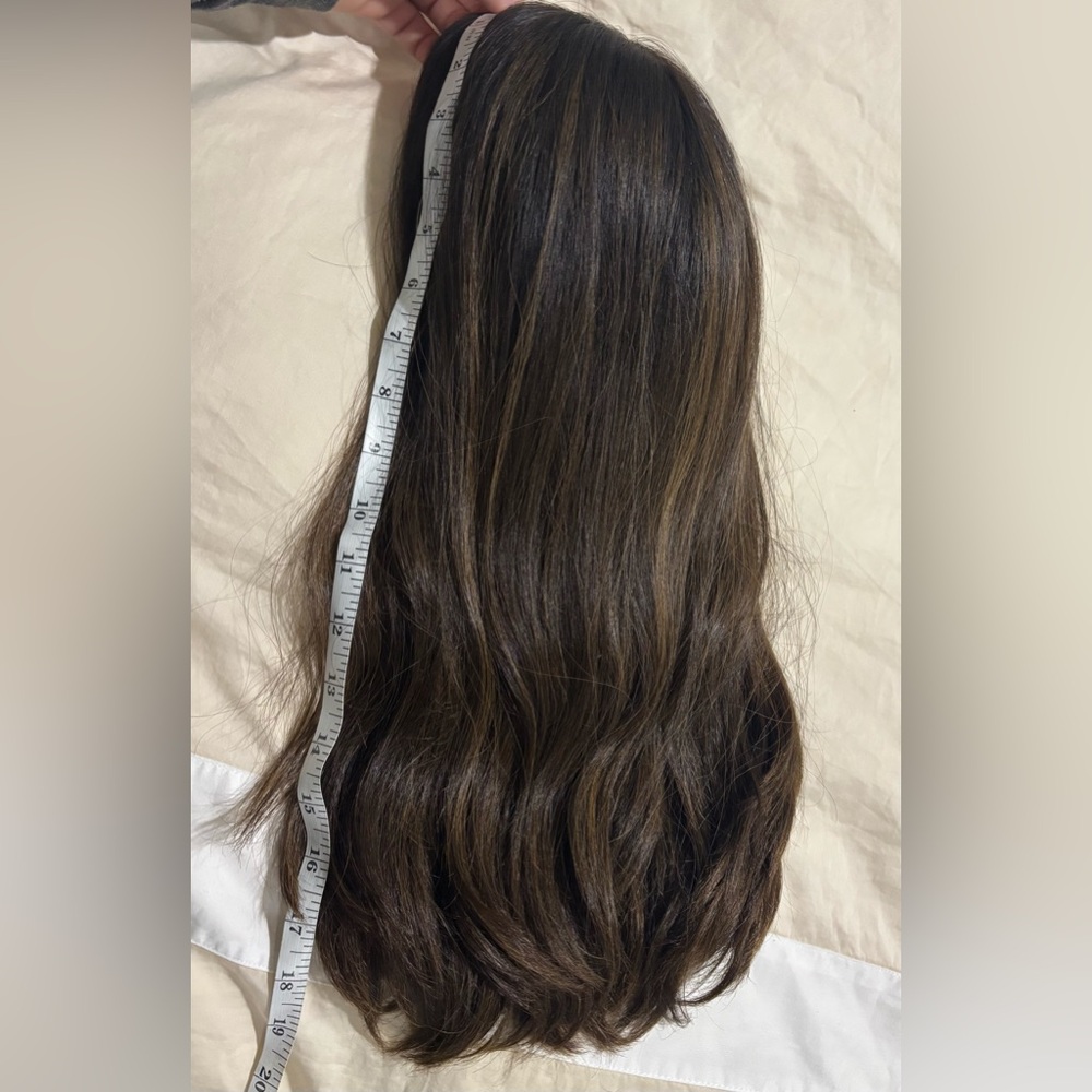 Eva & Chloe wig Dark Brown with highlights
